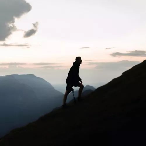 2020最流行微信頭像：成熟穩重的男生頭像大全！