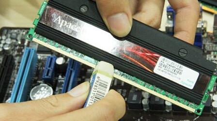 Win10開機后顯示器無信號怎么辦？