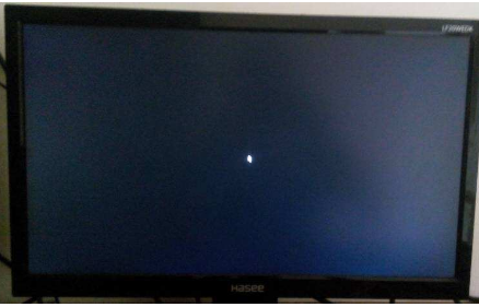 Win7旗艦版電腦開機后黑屏怎么回事？