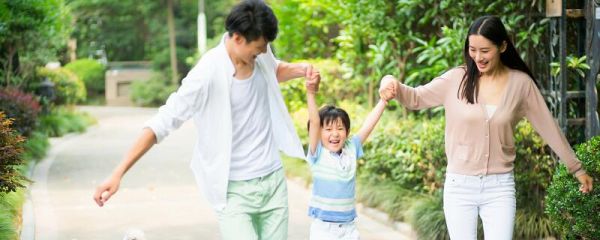 全家福發(fā)朋友圈配文字 全家福發(fā)朋友圈配什么文字合適