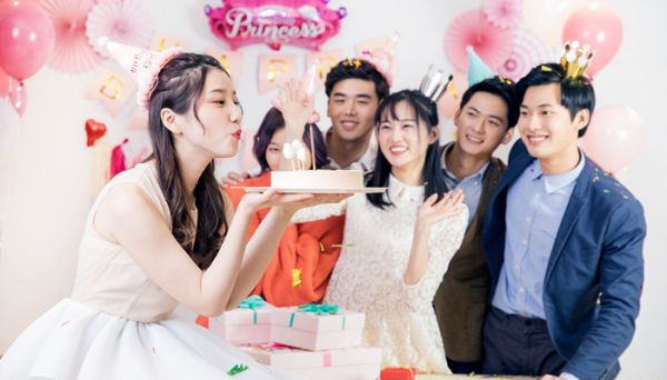 過生日發朋友圈的句子 過生日發朋友圈的句子成熟