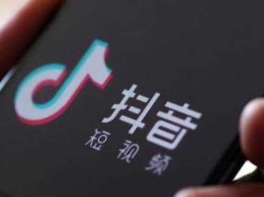 抖音巨長(zhǎng)腿哈哈鏡如何拍攝 抖音拍攝巨長(zhǎng)腿哈哈鏡的方法介紹