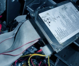 Win10電腦開機就黑屏無法進入到電腦系統怎么辦？