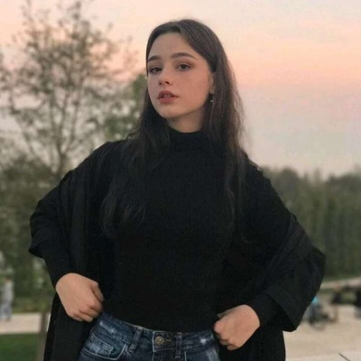 2019最新可甜可鹽的歐美氣質小姐姐微信頭像大全分享