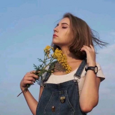 2019最新可甜可鹽的歐美氣質小姐姐微信頭像大全分享