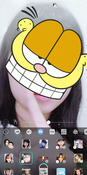 抖音中制作出手指點亮黑白屏幕特效具體操作步驟