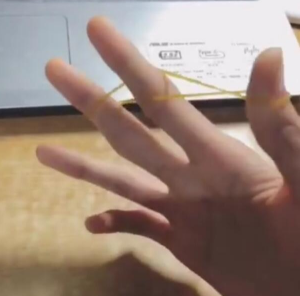 抖音橡皮筋在手上轉(zhuǎn)圈怎么操作的？抖音橡皮筋在手上轉(zhuǎn)圈攻略介紹！