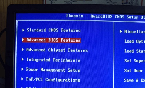 win7主板沒有Resume By Alarm設置自動開機教程