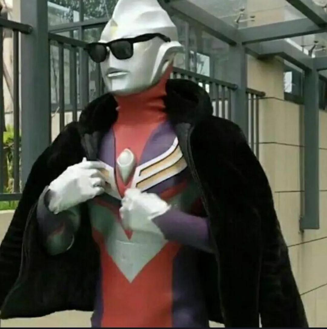 抖音奧特曼豪情在天圖片_豪情在天誰能與我爭鋒奧特曼表情包