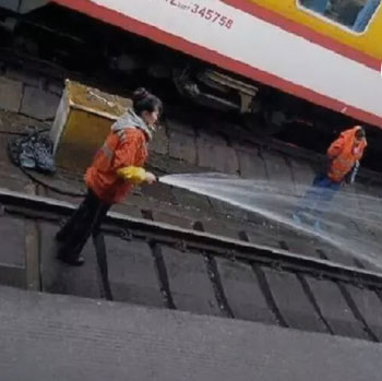 抖音阿姨洗鐵路是什么梗_抖音阿姨洗鐵路是什么意思