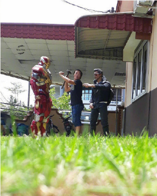 微博上怎么與手辦合影？微博上與手辦合影拍攝教程分享