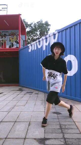 抖音散步舞怎么跳_抖音散步舞教學