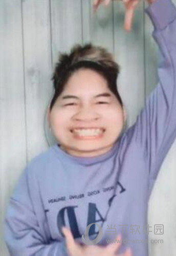 抖音雙手控臉怎么拍攝 雙手控臉特效拍攝方法