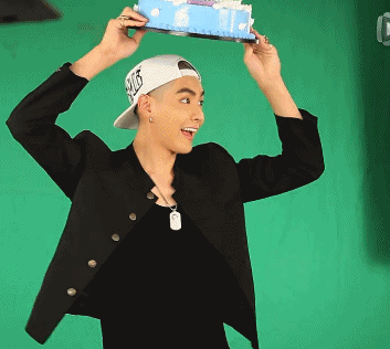 抖音吳亦凡蛋糕表情包動(dòng)圖【高清大圖】