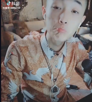 抖音雨后有車駛來(lái)駛過(guò)暮色蒼白是什么歌?這首歌的完整歌詞是什么?