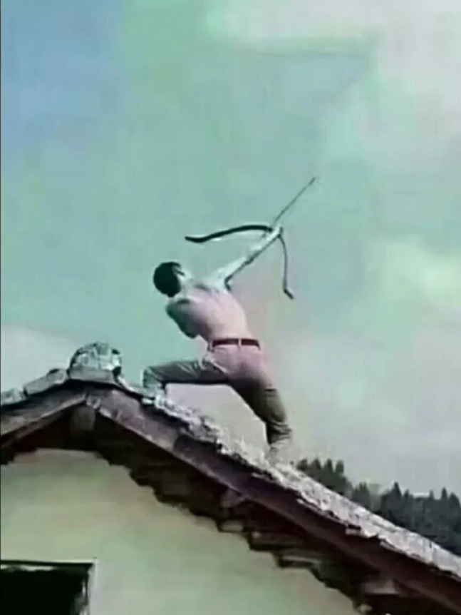 抖音“后羿射日”圖片 網友:兄弟這臂力不錯