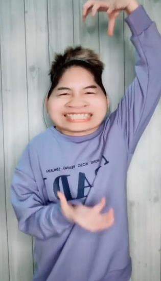 【抖音雙手控臉特效怎么玩】雙手控臉特效玩法攻略