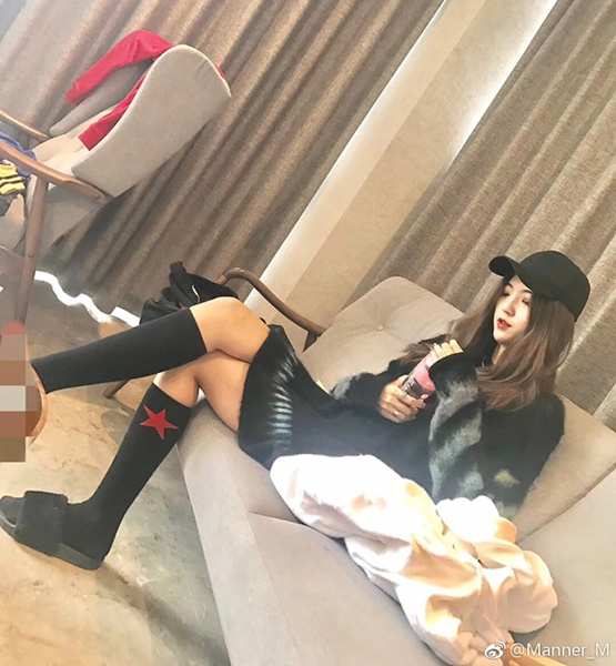 抖音又一位因為煙槍嗓而紅的小姐姐“M哥”