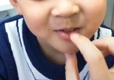 抖音彈兒童嘴巴是什么歌 抖音彈兒童嘴巴的歌叫什么