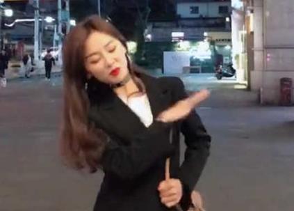 抖音拍灰舞背景音樂是什么相關(guān)介紹