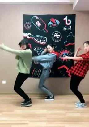 抖音電擺舞BGM詳細(xì)介紹及舞蹈教程分享