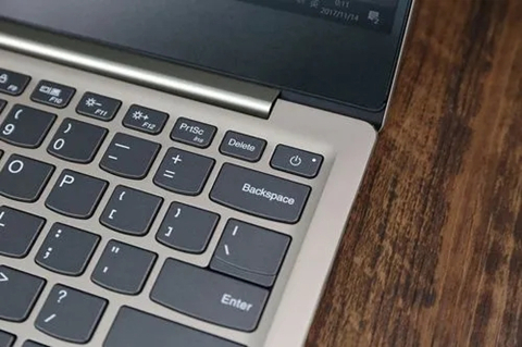 win7卡在配置windows已完成100%請勿關(guān)閉計算機(jī)