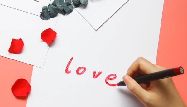 收到老公禮物怎么發(fā)朋友圈 收到老公禮物發(fā)朋友圈