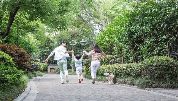 遛娃的朋友圈句子 遛娃的朋友圈怎么發